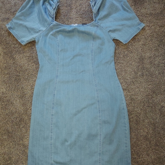 Dress - Picture 3 of 5